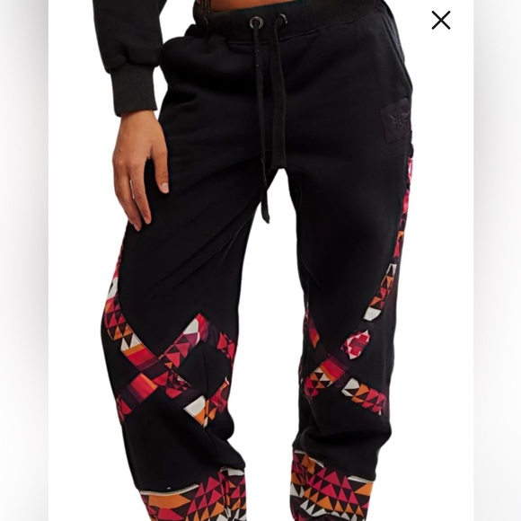 NWT FP Movement Snow Flow Joggers, Size Medium. Aztec logo pants - Picture 2 of 10